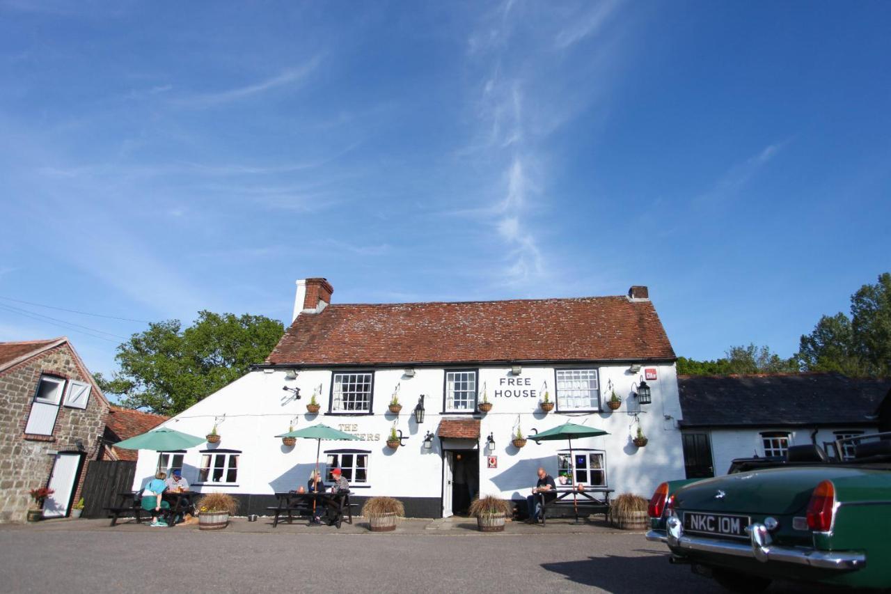 The Cricketers Arms Hotel Petworth Buitenkant foto