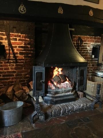 The Cricketers Arms Hotel Petworth Buitenkant foto